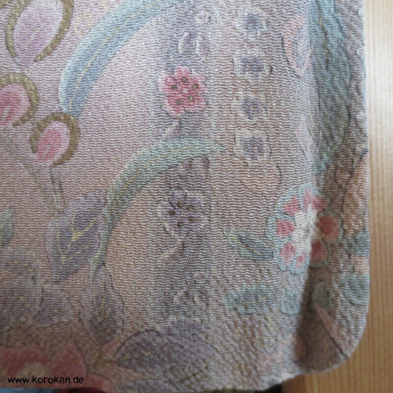 pastellbeige Musterstreifen mit Gold Seidencrepe Komon Kimono