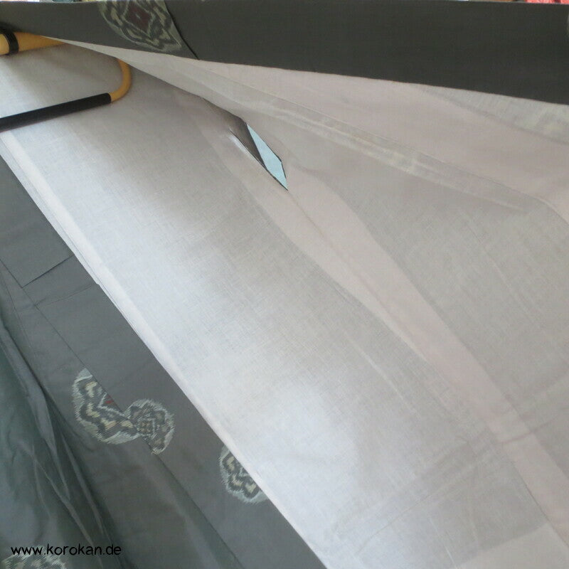Art Deco graugrün mit Schneeflocken Meisen Seiden Kimono