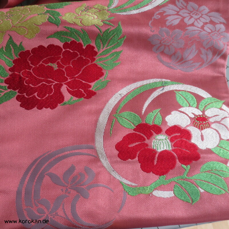 Rondelle mit Blumen, Iris, Kamelie, Bambus Nagoya Obi