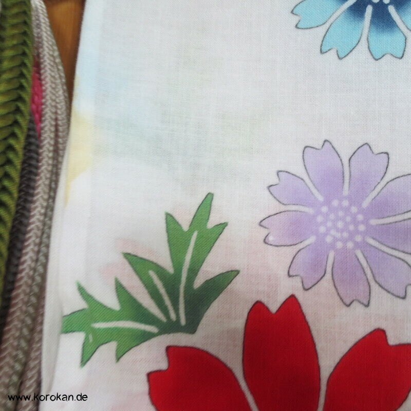 Yukata Kimono für Mädchen, bunte Blumen auf weiß