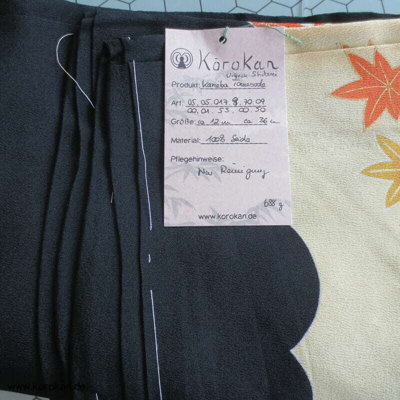 Tomesode Ahornbaum mit gestickten Uigusu Vögeln Karieba Seidencrepe Stoff