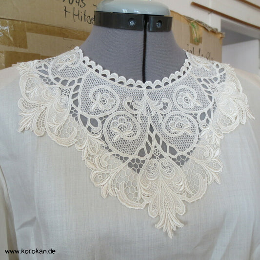 Bonheur by Kayakura Spitzenbluse