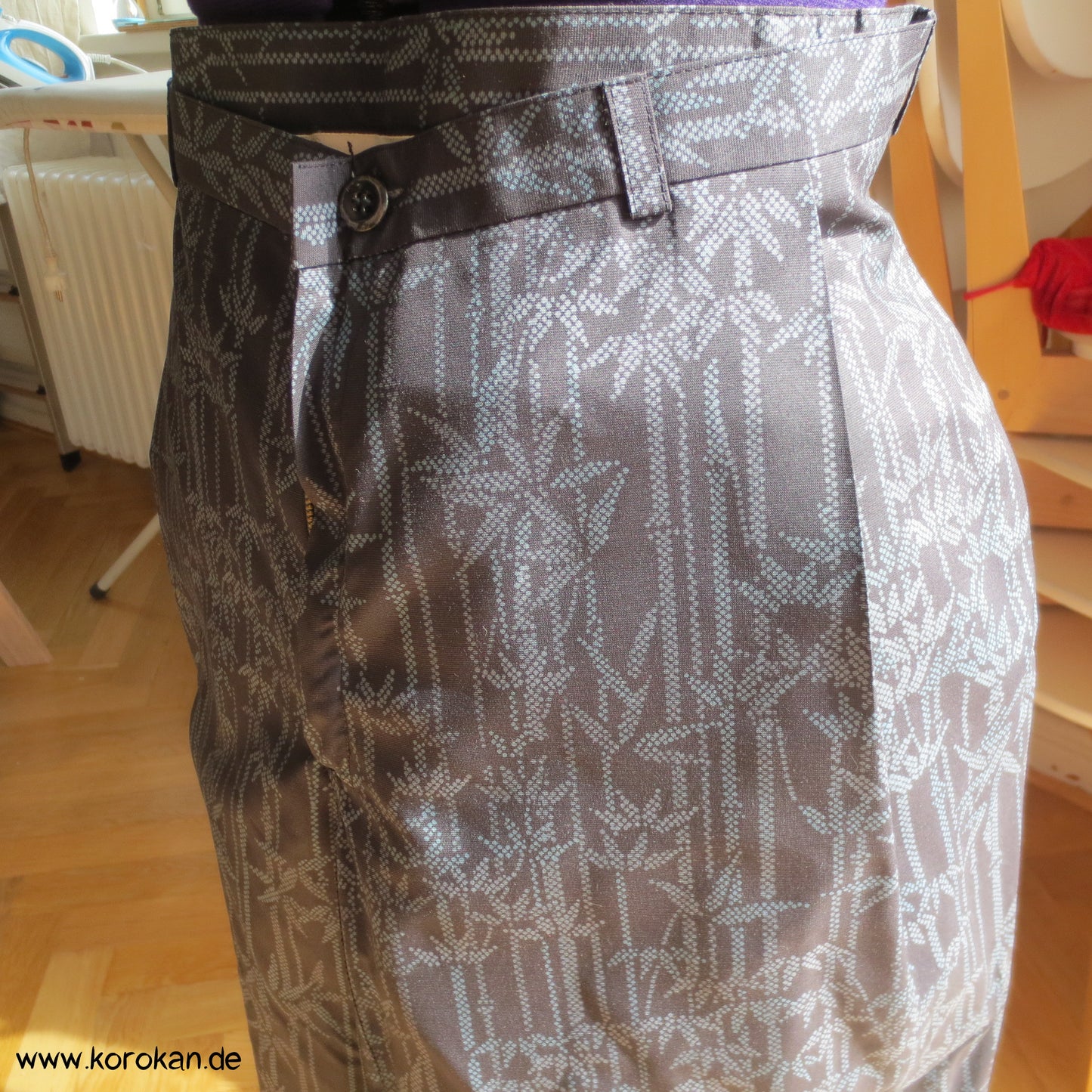 Bambus Regenmantelseide Bundfaltenhose, Gr. 44