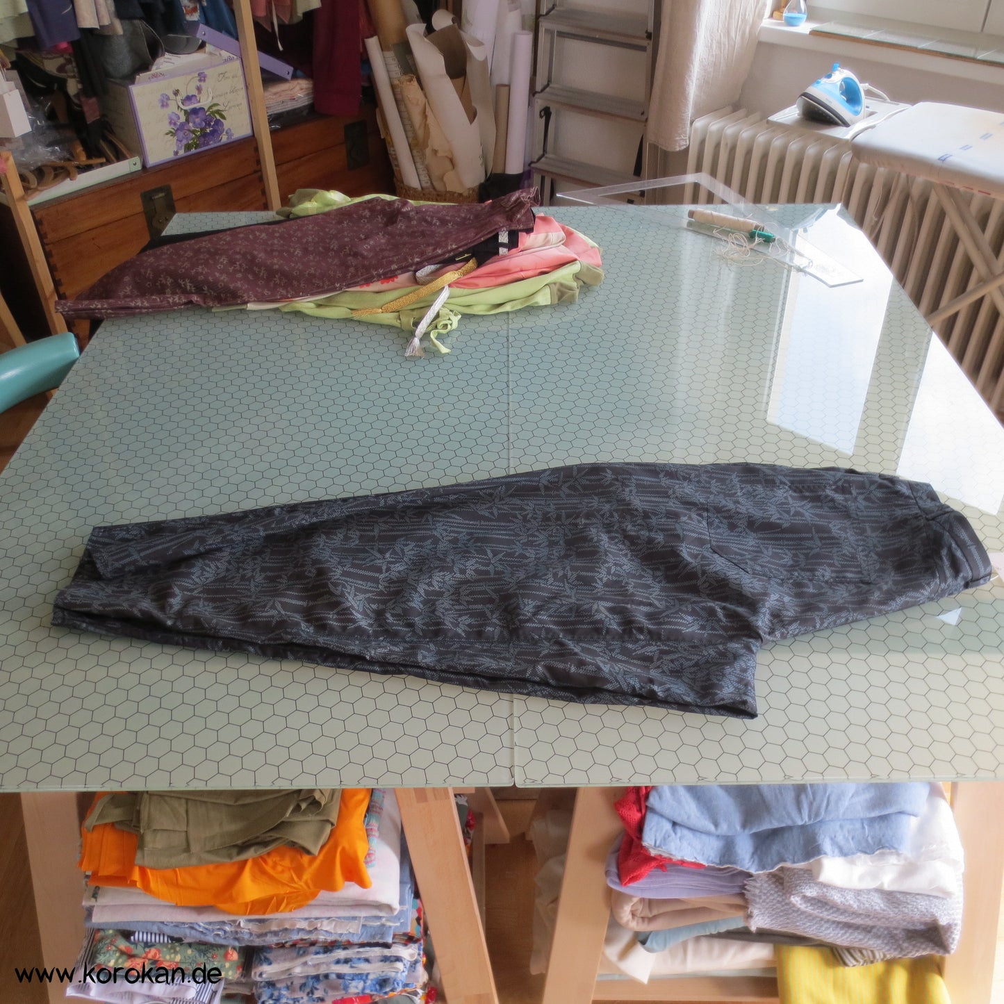 Bambus Regenmantelseide Bundfaltenhose, Gr. 44