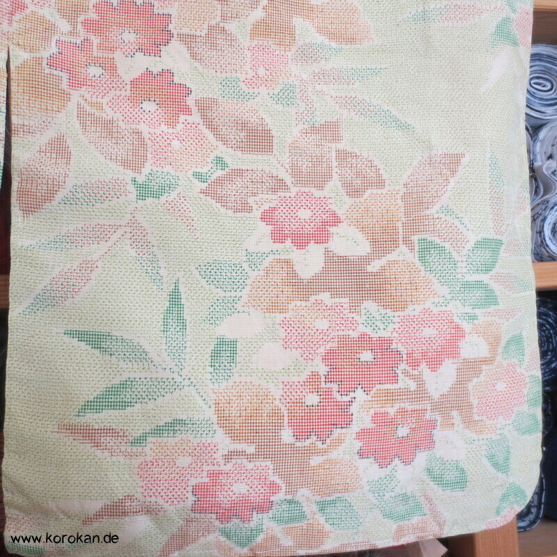 Blüten und Blätter Kasuri Tsumugi Kimono