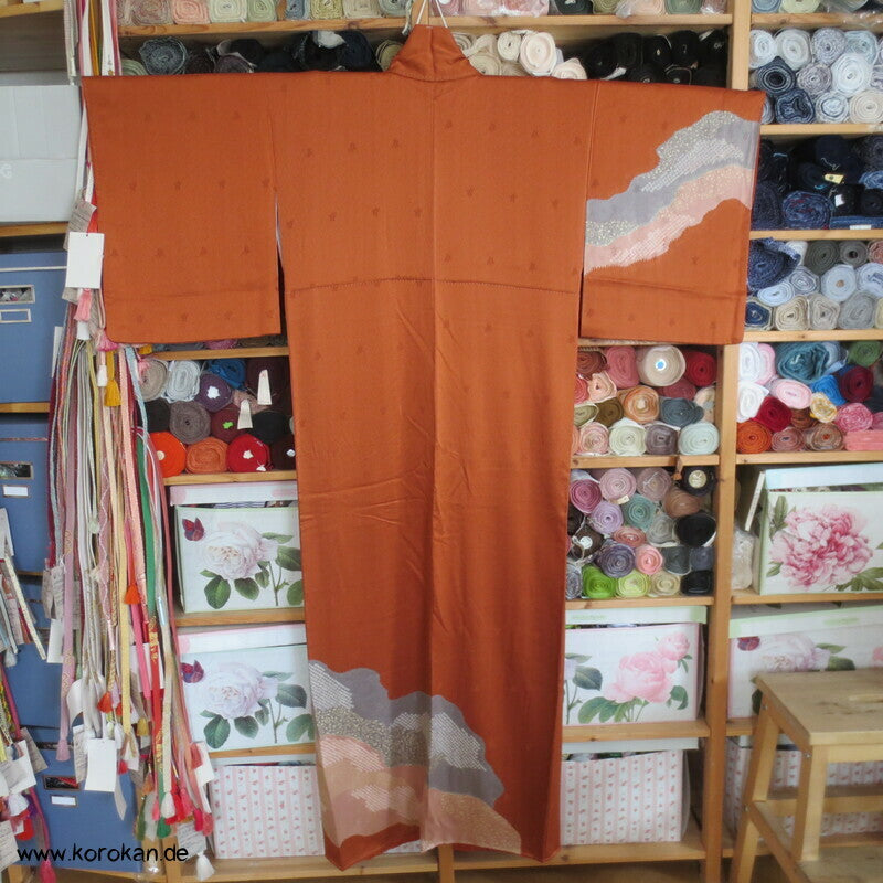 grauer Fluss mit Shibori und Stickerei Homongi Seiden Kimono