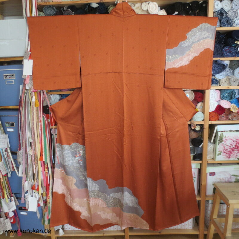 grauer Fluss mit Shibori und Stickerei Homongi Seiden Kimono