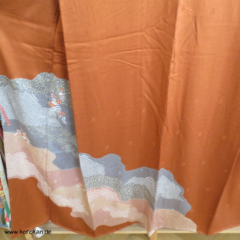 grauer Fluss mit Shibori und Stickerei Homongi Seiden Kimono