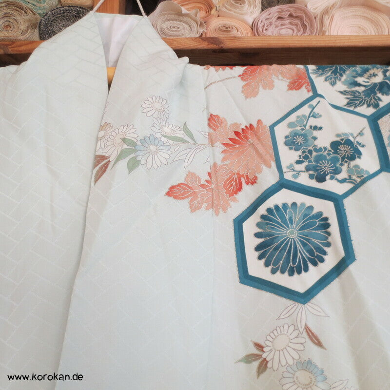 Kikko mit unterschiedlichen Motiven Homongi Kimono