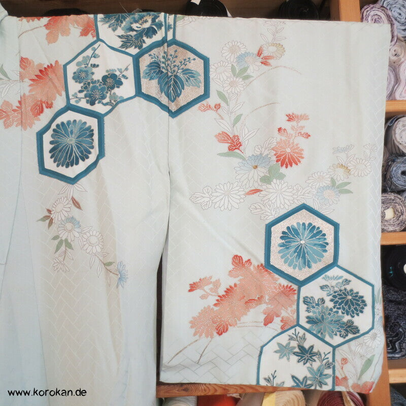 Kikko mit unterschiedlichen Motiven Homongi Kimono