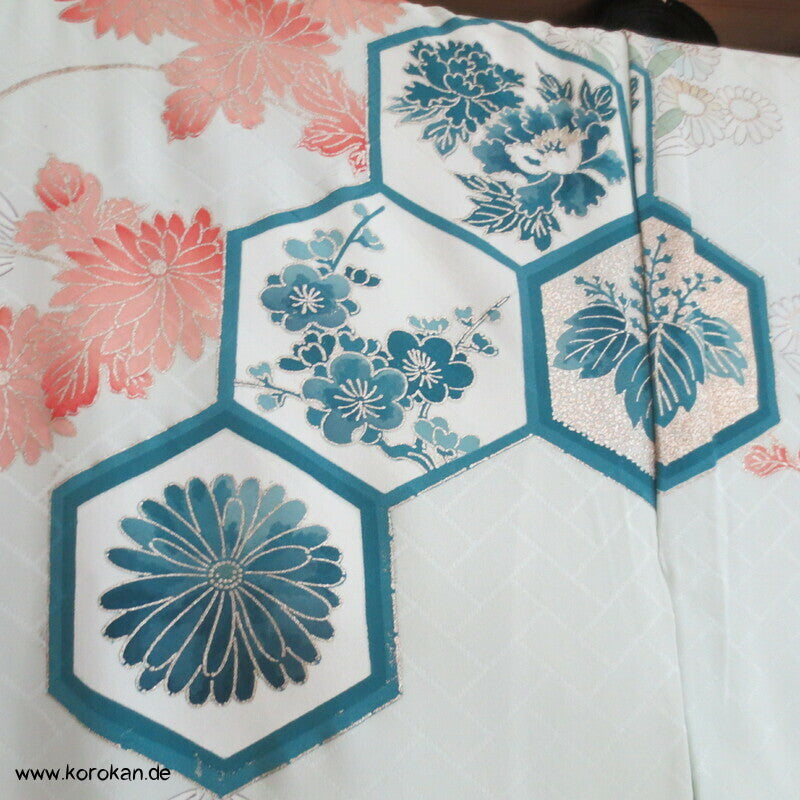 Kikko mit unterschiedlichen Motiven Homongi Kimono