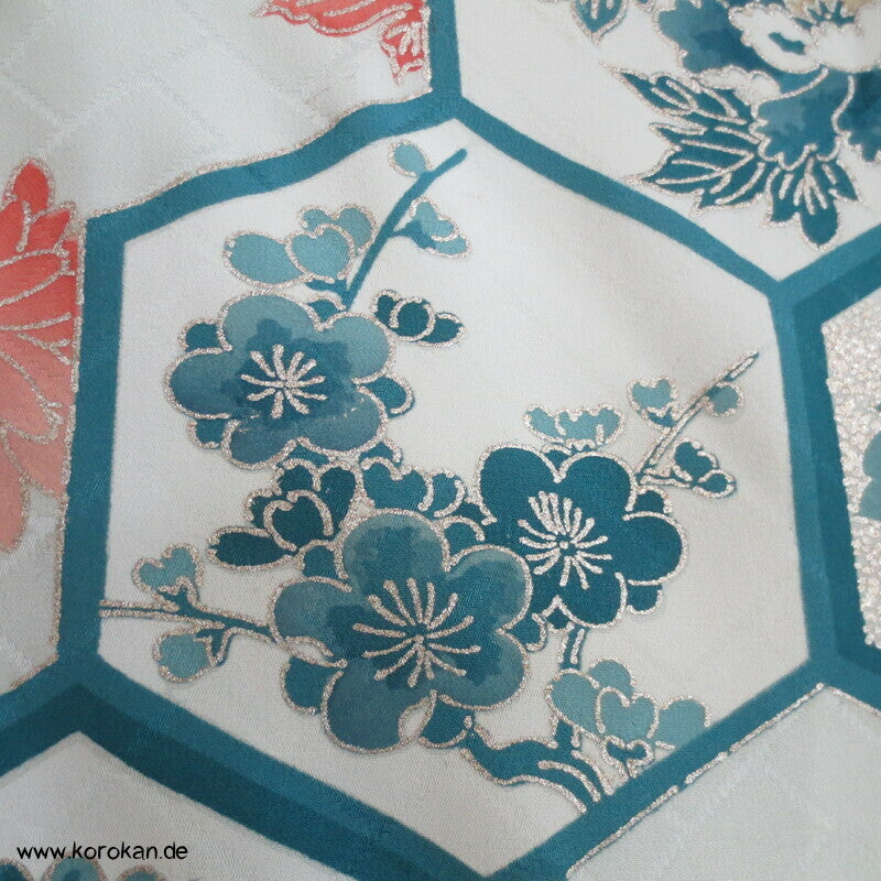 Kikko mit unterschiedlichen Motiven Homongi Kimono