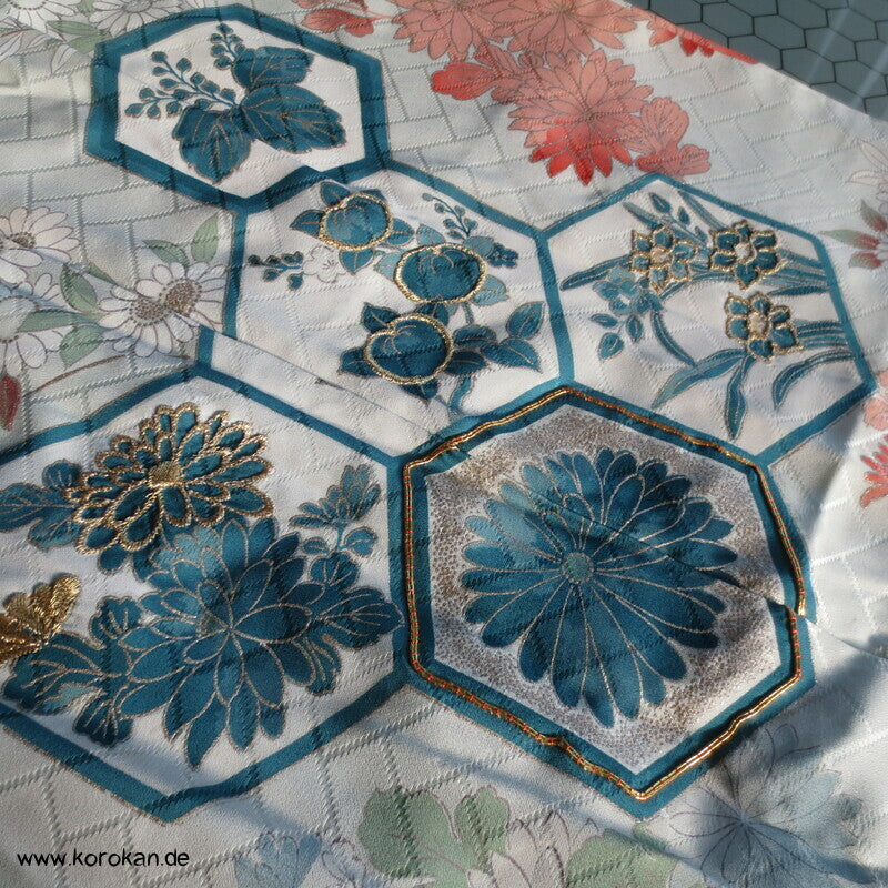 Kikko mit unterschiedlichen Motiven Homongi Kimono