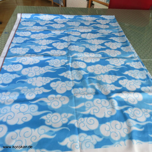 grob gewebte Baumwolle mit chinesischen Donnerwolken