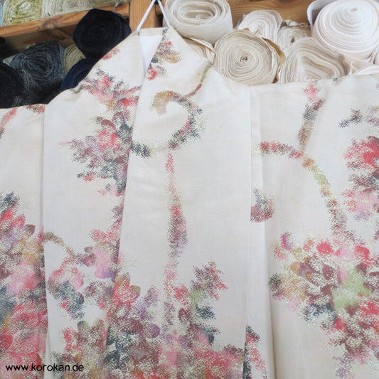 glitzernde Sakura Omeshi Urushi Komon Kimono