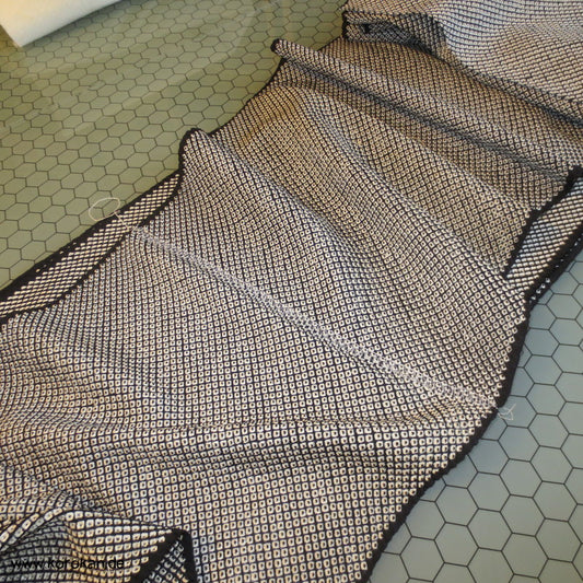 Full Shibori schwarz weiße Kimono Seide Stoffrolle