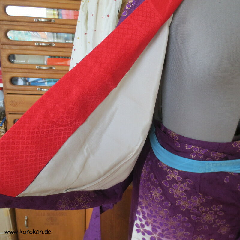 Blumen auf lila zweiteiliger Kimono, Dochugi + Wickelrock