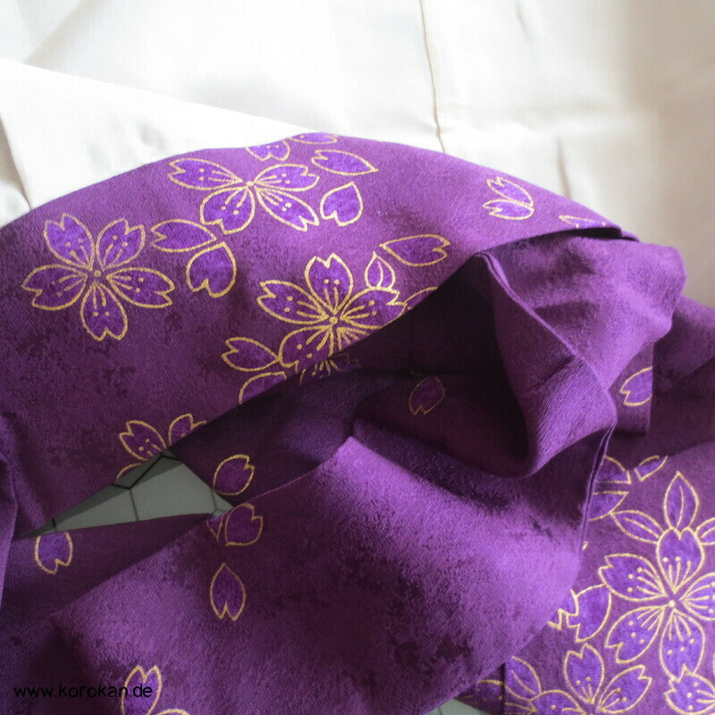 Blumen auf lila zweiteiliger Kimono, Dochugi + Wickelrock