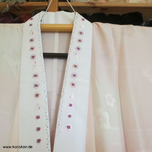 Ume Seide Yamato Juban Unterkimono, Straß und Häschen Kragen