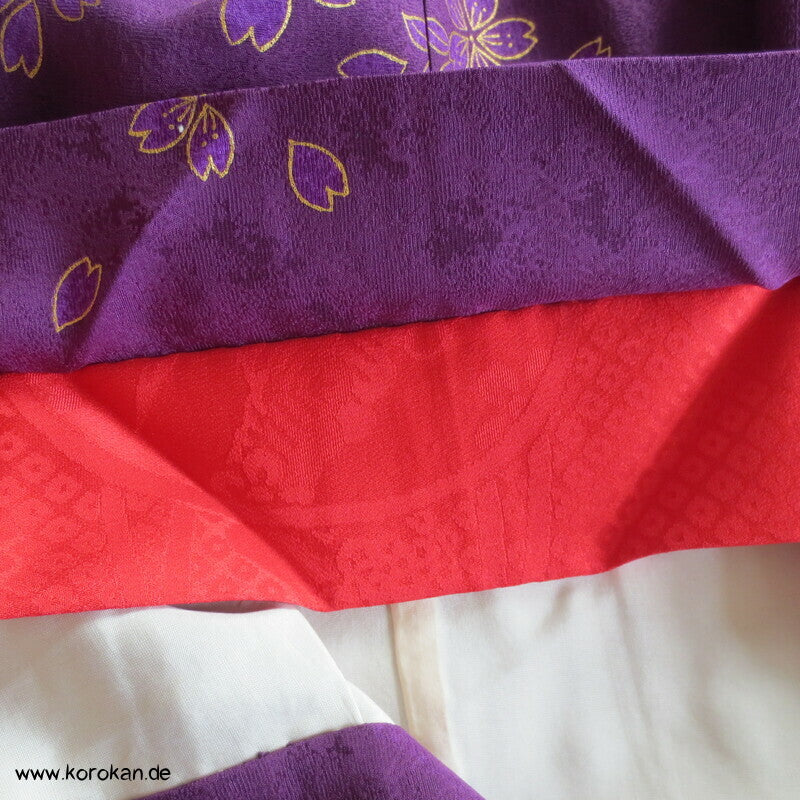 Blumen auf lila zweiteiliger Kimono, Dochugi + Wickelrock