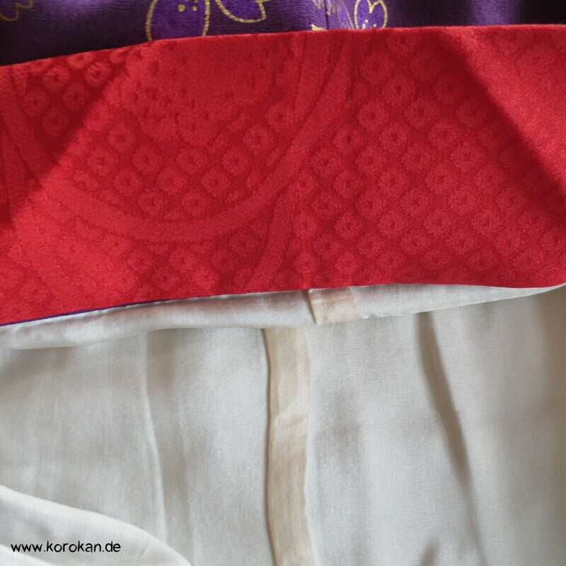 Blumen auf lila zweiteiliger Kimono, Dochugi + Wickelrock