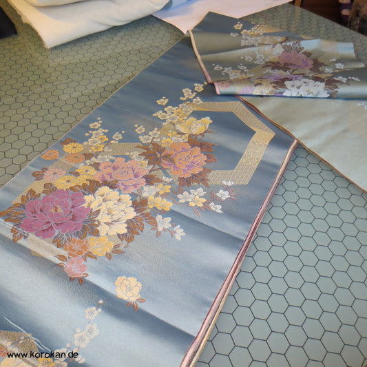 Blüten und Kikko Seidenjacquard - große Muster