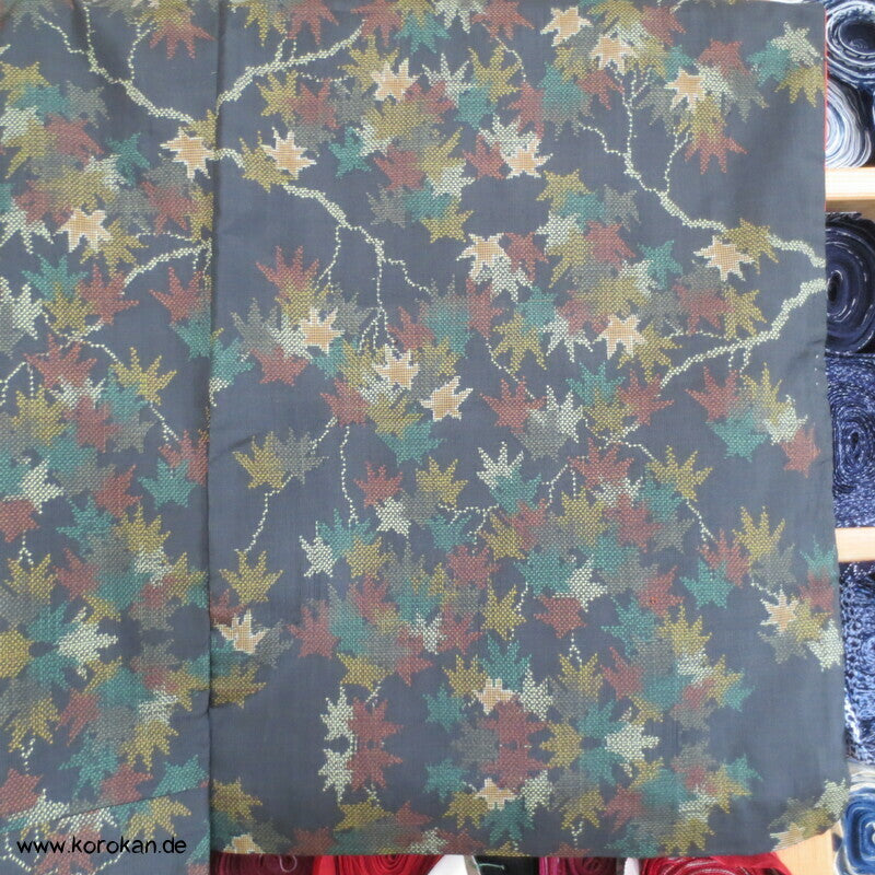bunte Ahornblätter Kasuri Tsumugi Seiden Kimono
