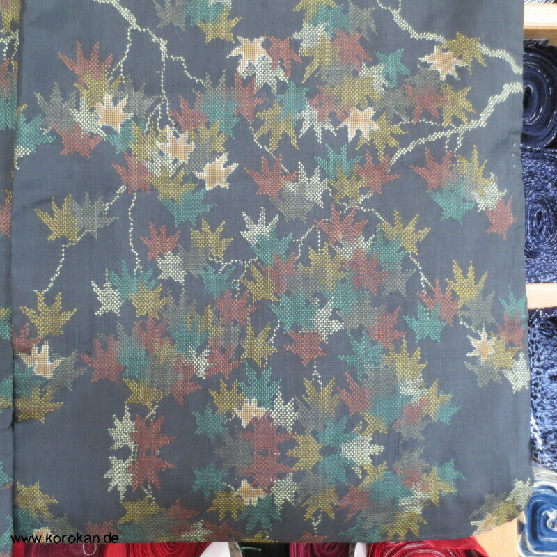 bunte Ahornblätter Kasuri Tsumugi Seiden Kimono
