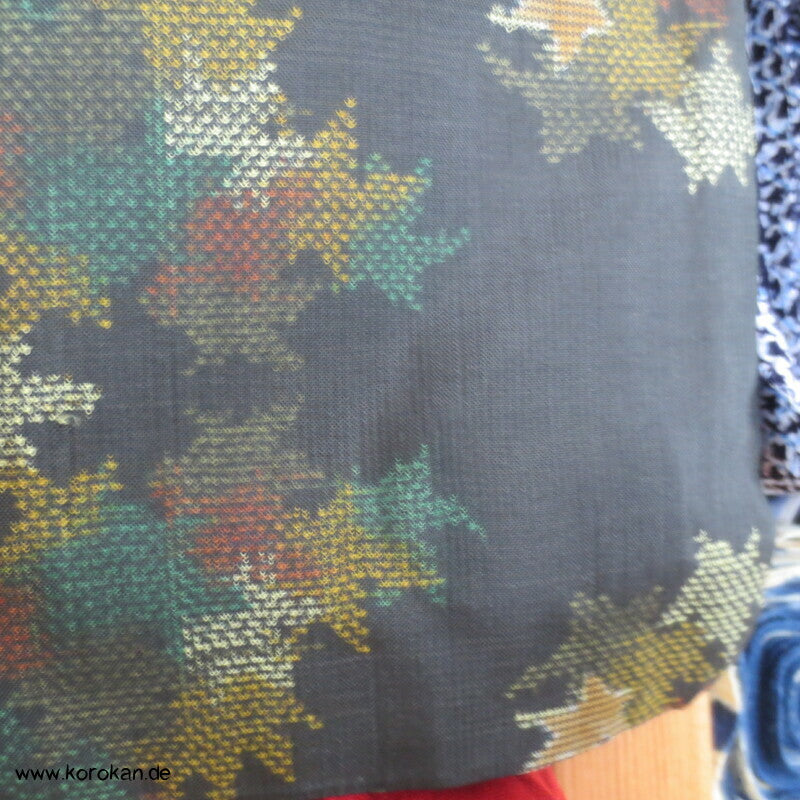 bunte Ahornblätter Kasuri Tsumugi Seiden Kimono