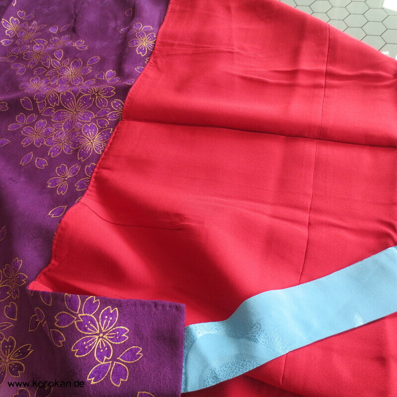 Blumen auf lila zweiteiliger Kimono, Dochugi + Wickelrock
