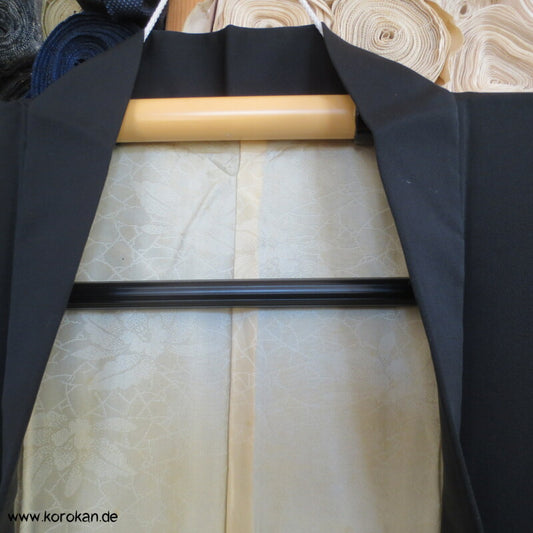 Stickereizweige auf schwarz Haori Kimono Jacke, mit Himo