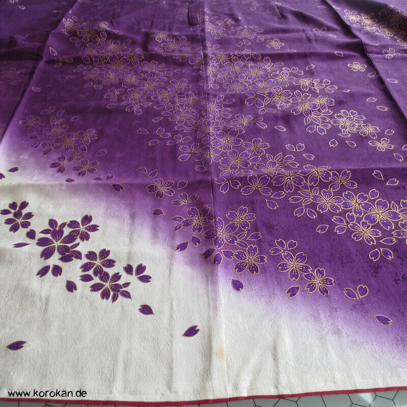 Blumen auf lila zweiteiliger Kimono, Dochugi + Wickelrock
