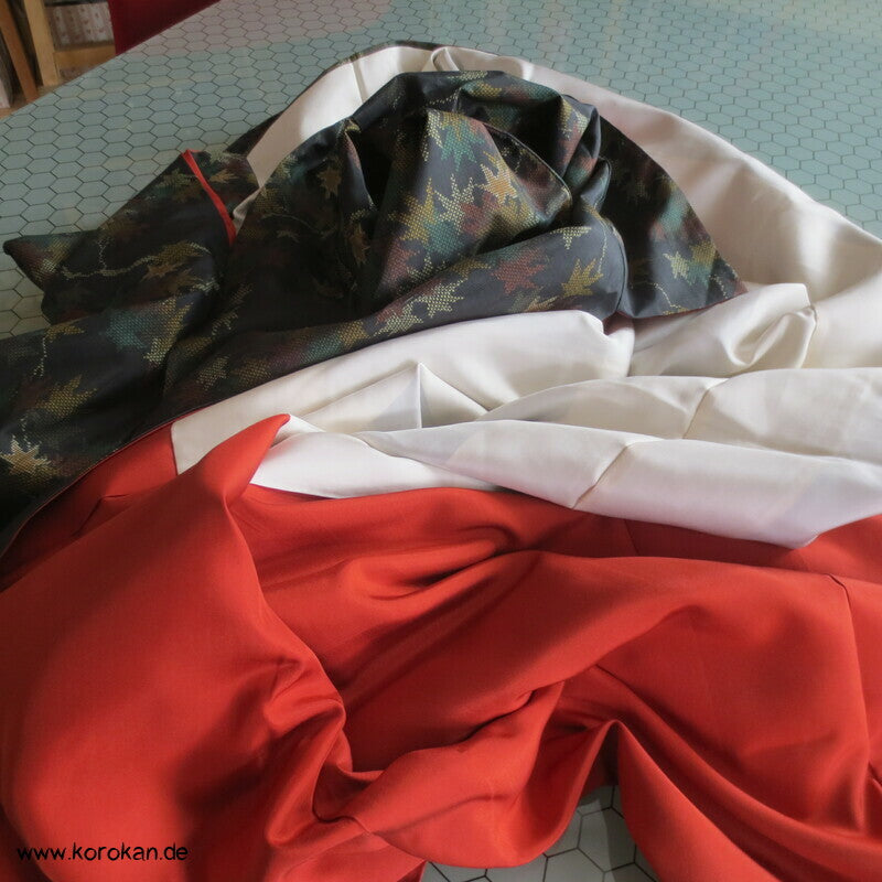 bunte Ahornblätter Kasuri Tsumugi Seiden Kimono