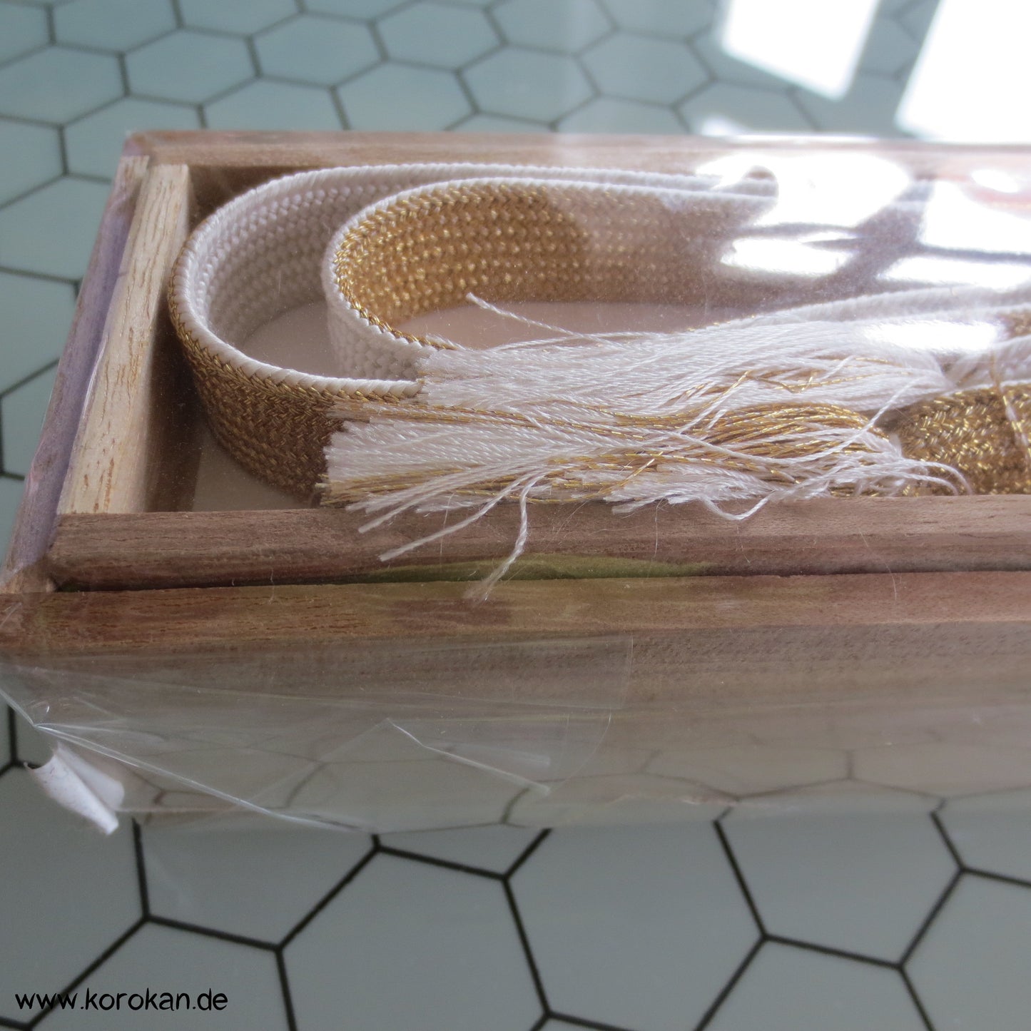 weiß goldener Kranich Braut Obijime in Holz - Geschenkbox