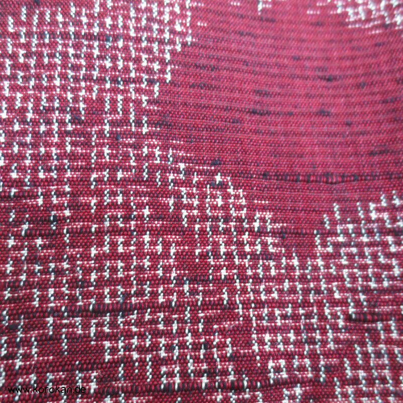 weinrote Kasuri Ahornblätter Tsumugi Kimono