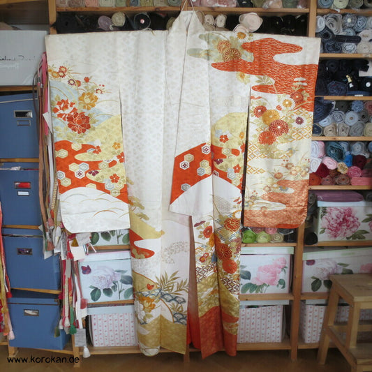 Nebelschwaden mit japanischen Mustern Seidendamast Furisode Kimono