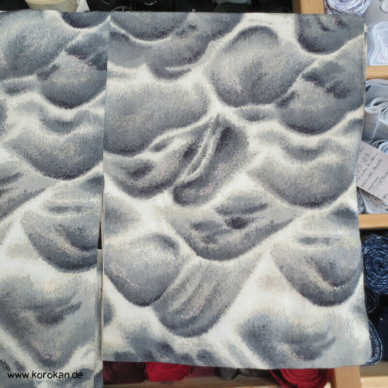 Wolkenwellen Seidencrepe Haori