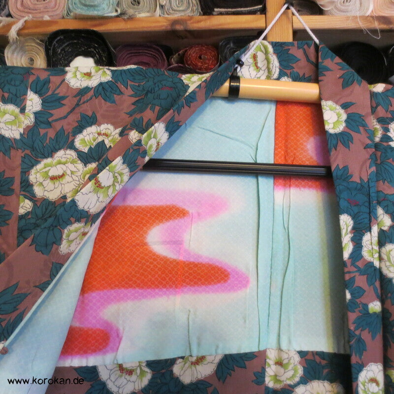 Päonien zwischen Blättern Haori Kimono Jacke Seidendamast