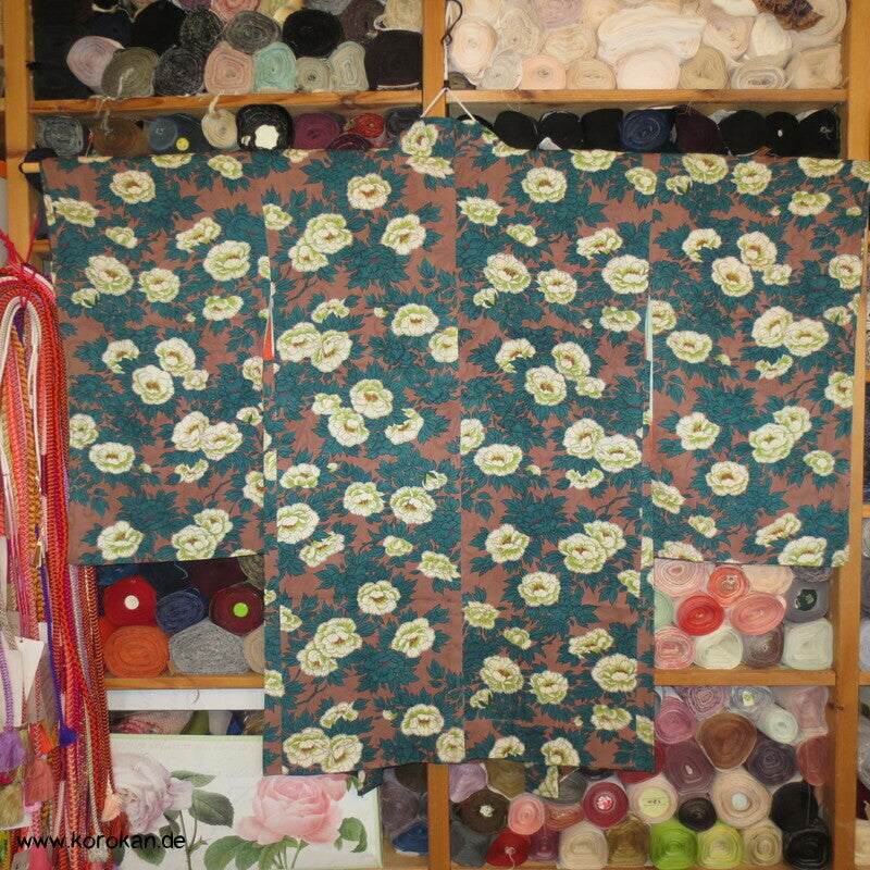 Päonien zwischen Blättern Haori Kimono Jacke Seidendamast