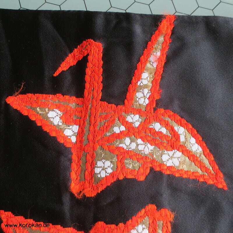 Origami Kraniche auf schwarz Nagoya Obi