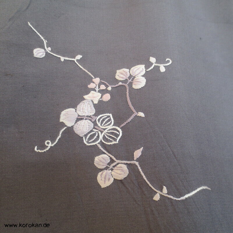 gewebtes Bokashi, gestickte Zweige Hitoe Tsukesage Seiden Kimono