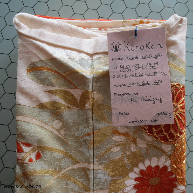 Nebelschwaden mit japanischen Mustern Seidendamast Furisode Kimono