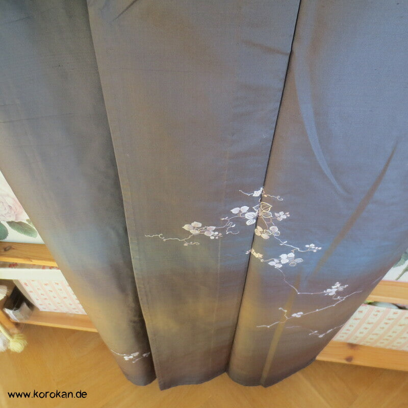 gewebtes Bokashi, gestickte Zweige Hitoe Tsukesage Seiden Kimono