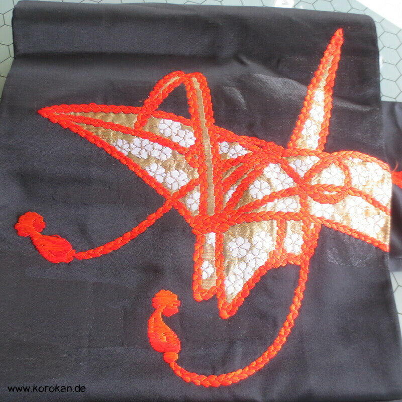 Origami Kraniche auf schwarz Nagoya Obi