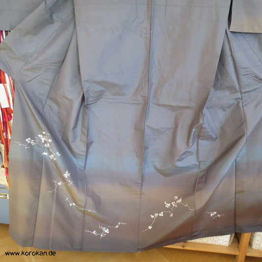 gewebtes Bokashi, gestickte Zweige Hitoe Tsukesage Seiden Kimono