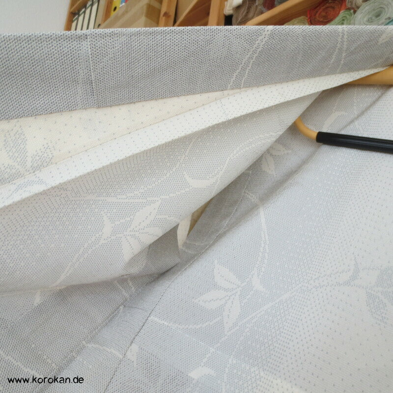 japanischer Kasuri Arabesken in Crepe Georgette Tsumugi Seiden Hitoe Kimono