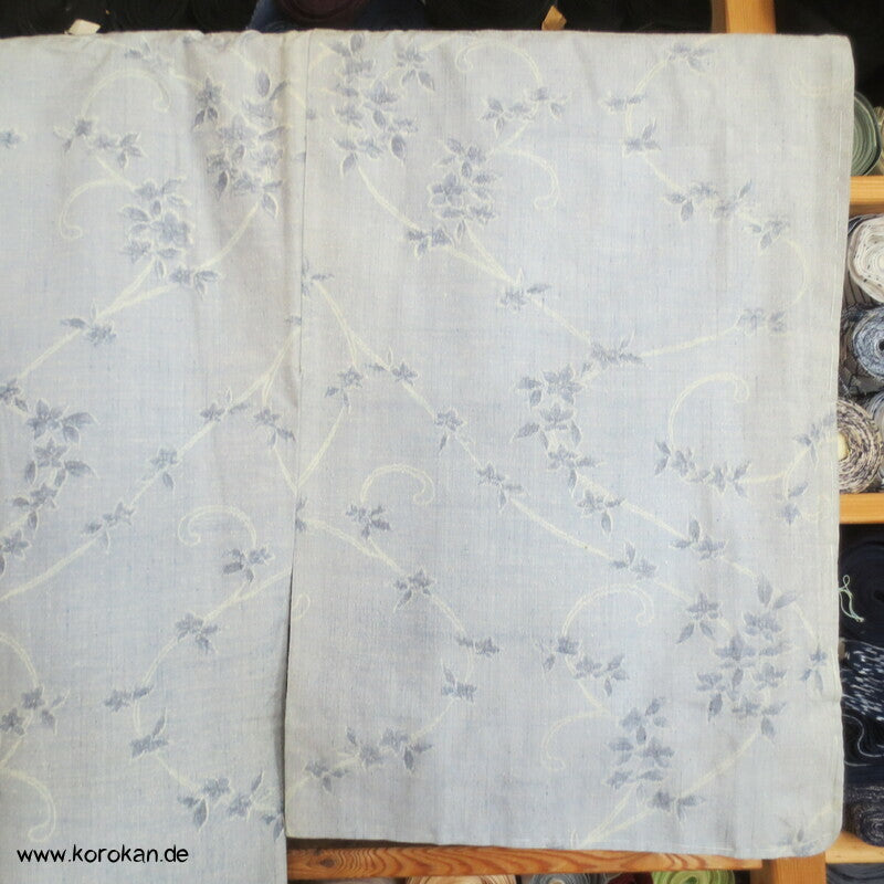 blasshellblau Arabesken Kasuri Tsumugi Kimono