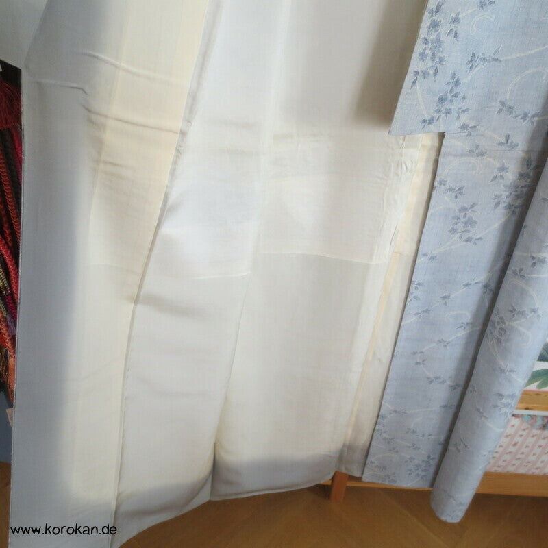 blasshellblau Arabesken Kasuri Tsumugi Kimono