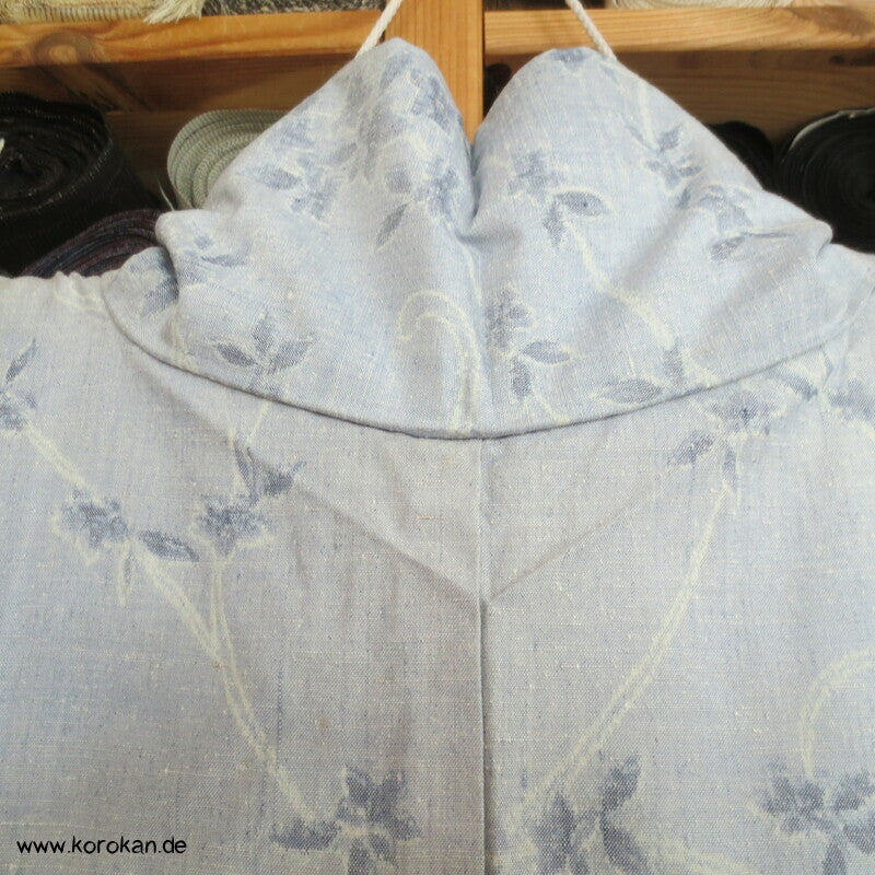 blasshellblau Arabesken Kasuri Tsumugi Kimono