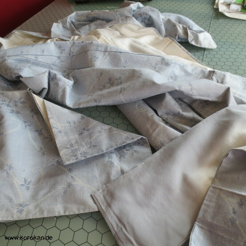 blasshellblau Arabesken Kasuri Tsumugi Kimono